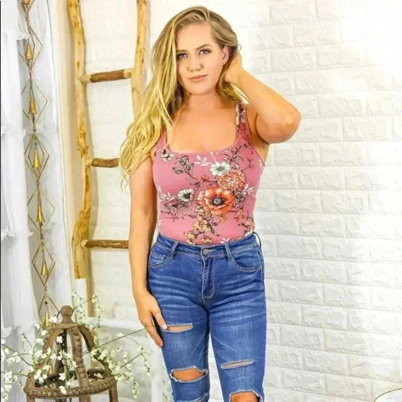 Floral super soft bodysuit - Picture 3 of 3